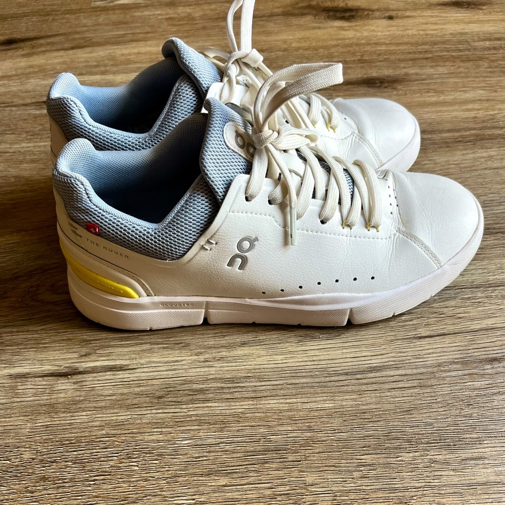 On Roger Federer Court shoes